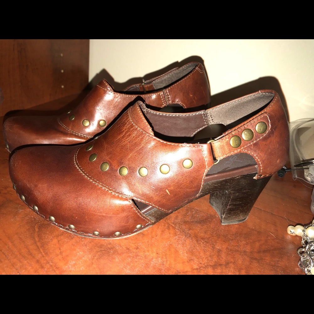 clogs - Picture 2 of 5